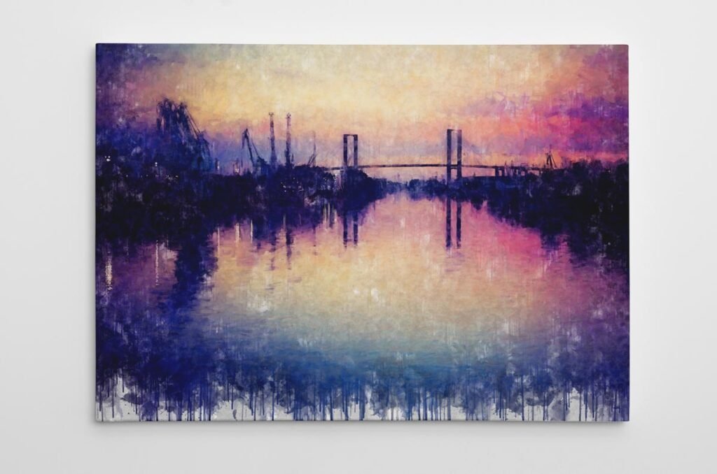 Cuadro moderno de Sevilla con el río Guadalquivir y puentes reflejados en un cielo violeta al atardecer. Arte en Sevilla
